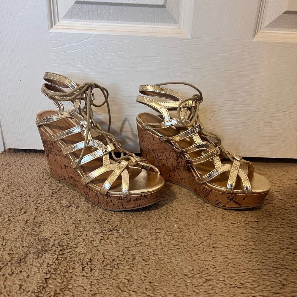 Gold Wedge